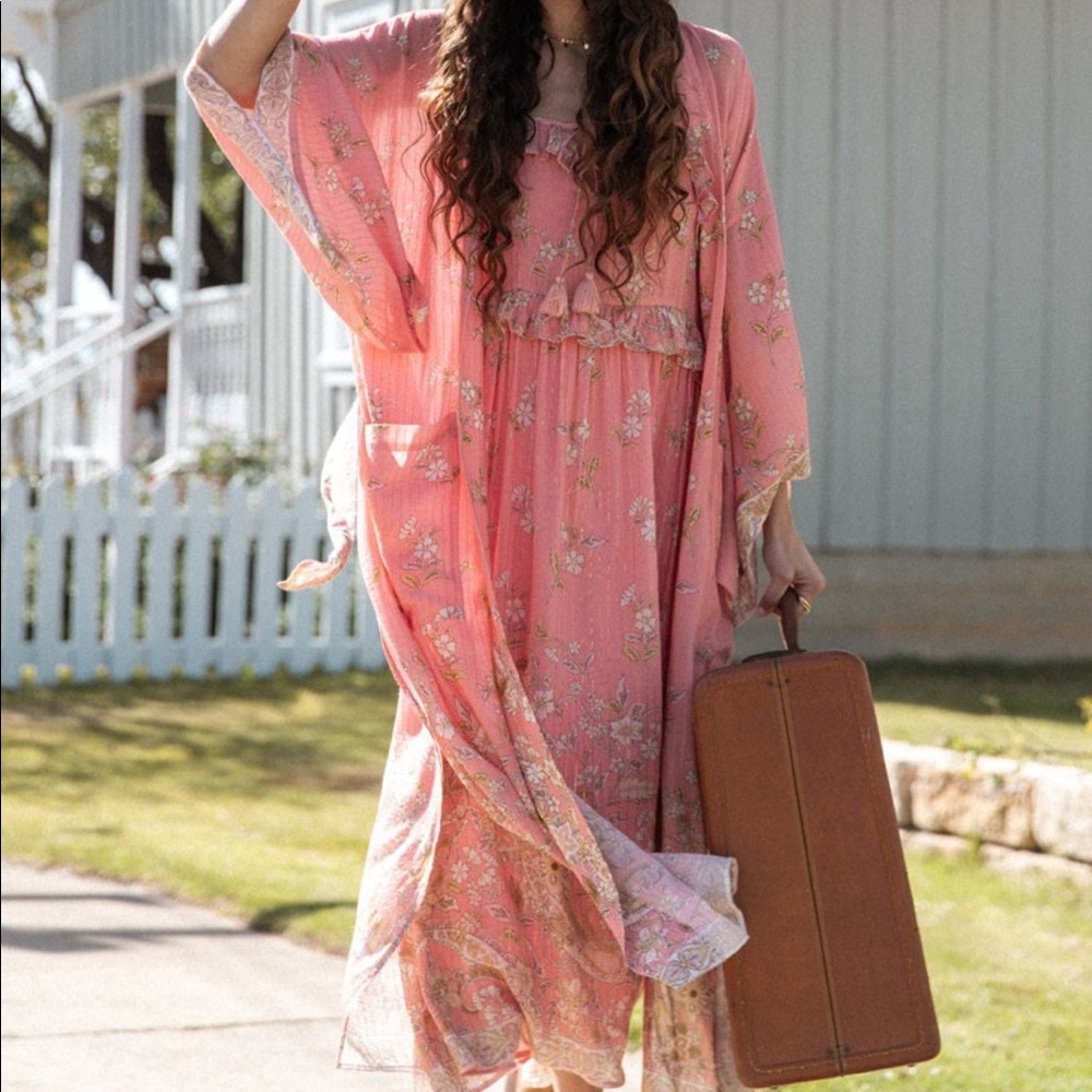 Spell Hendrix Robe - Picture 3 of 5